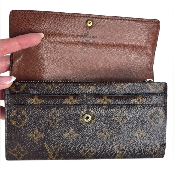 Louis Vuitton Sarah Wallet - Picture 8 of 13